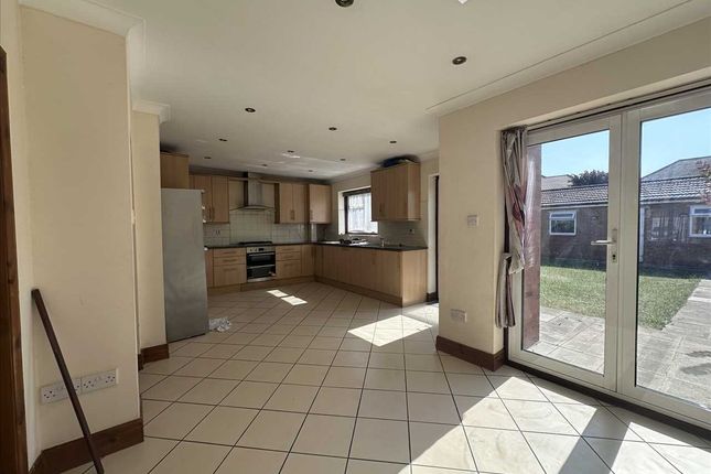 80, Braithwaite Gardens, Stanmore photo 3