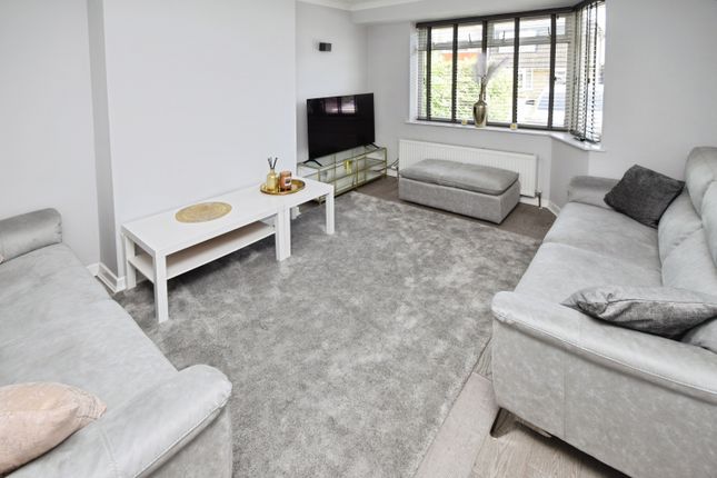 46, Woodside Drive, Bradford photo 3