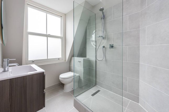 Flat to rent in Cremorne Road, Chelsea, London