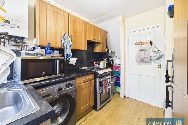 22, Woodroyd Terrace, West Yorkshire photo 4