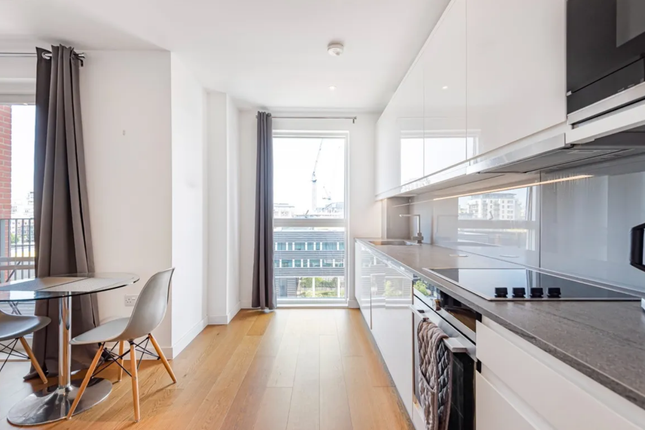 6, Lismore Boulevard, London photo 3