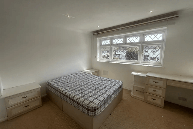 12 LODGE WAY, SHEPPERTON, SHEPPERTON photo 5