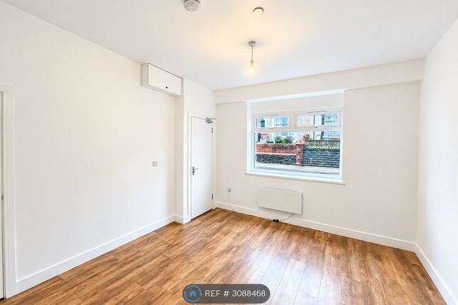 Commercial St Aberbargoed, Bargoed photo 4