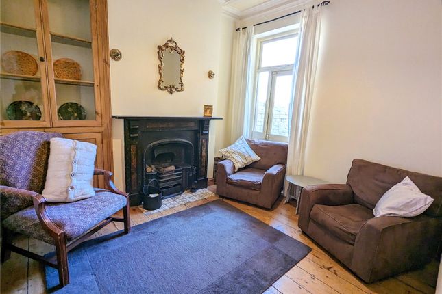 61, Theobald Road, Cardiff photo 4