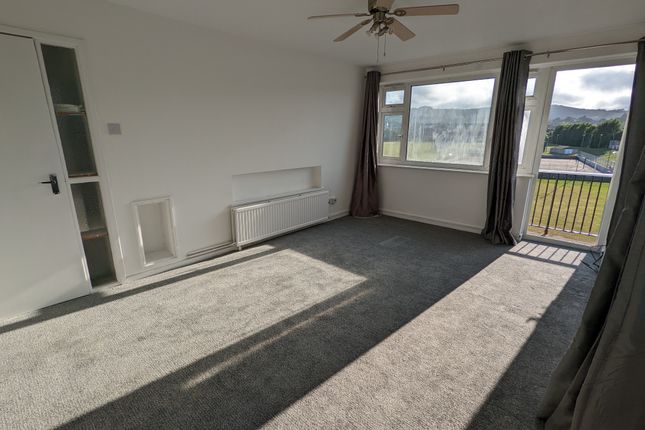 Flat 32, Eastbourne photo 3