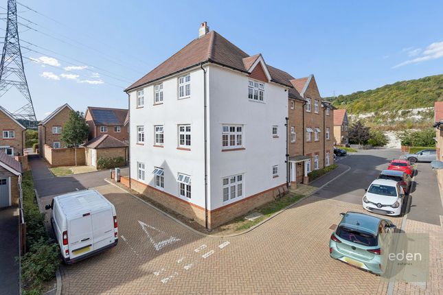 2-bed house on 5 Clay House Clay Place, Rochester, £200,000