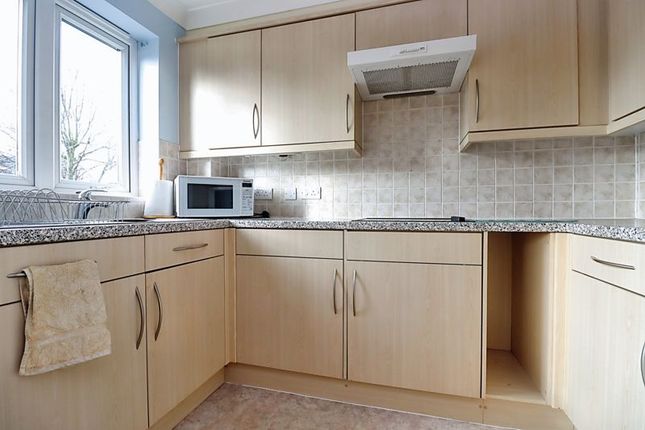 Flat for sale in Pettifor Court, Leicester