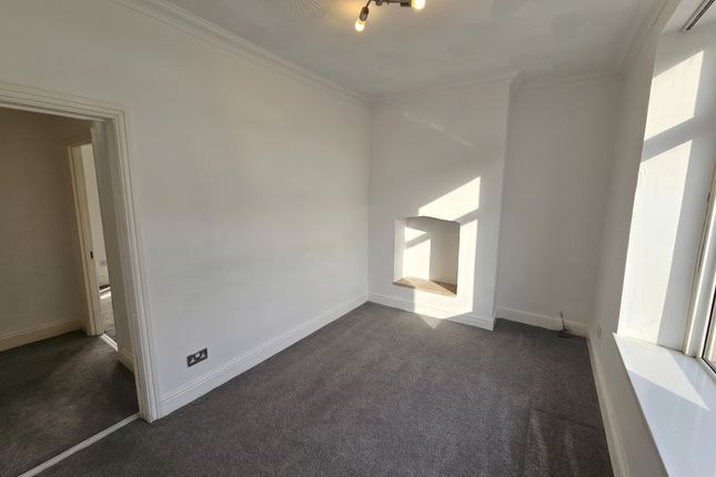 4 Brombil Street, Port Talbot photo 3