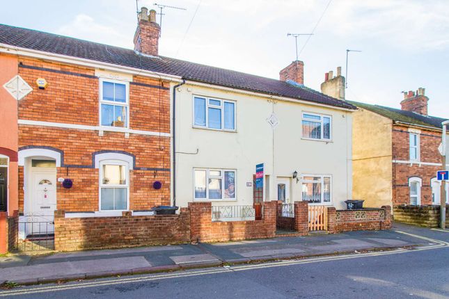 Thumbnail Terraced house to rent in Redcliffe Street, Swindon, Wiltshire
