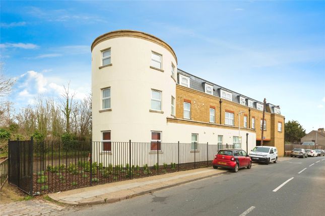 Thumbnail Flat for sale in Dover Road East, Gravesend, Kent