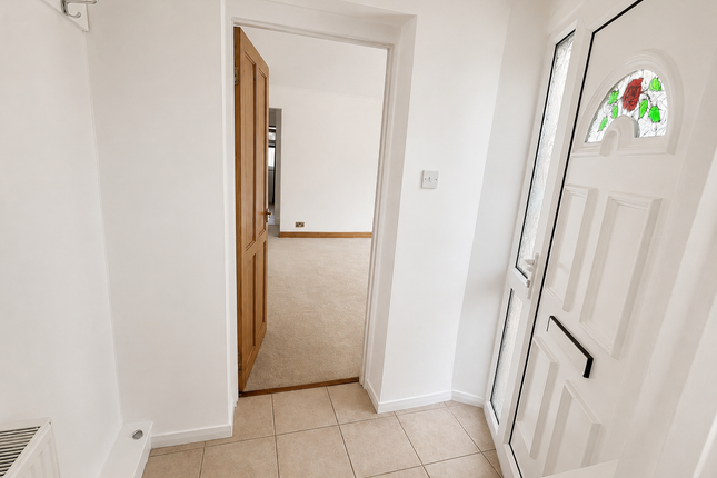 11 Hampton Close, Bedford photo 3