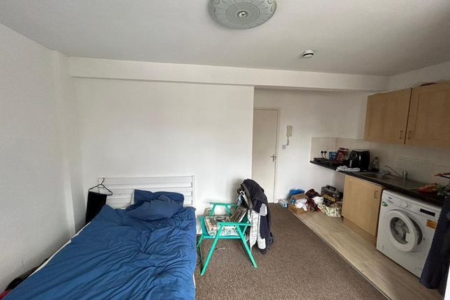 Studio to rent in Station Parade, Whitchurch Lane, Canons Park, Edgware