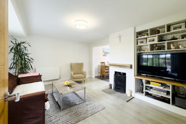 7 Marlborough Road, Chiseldon, Wiltshire photo 3