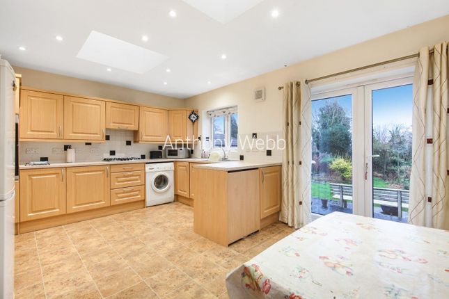 End terrace house for sale in Caversham Avenue, Palmers Green