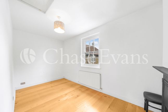 Terraced house for sale in Manchester Grove, London