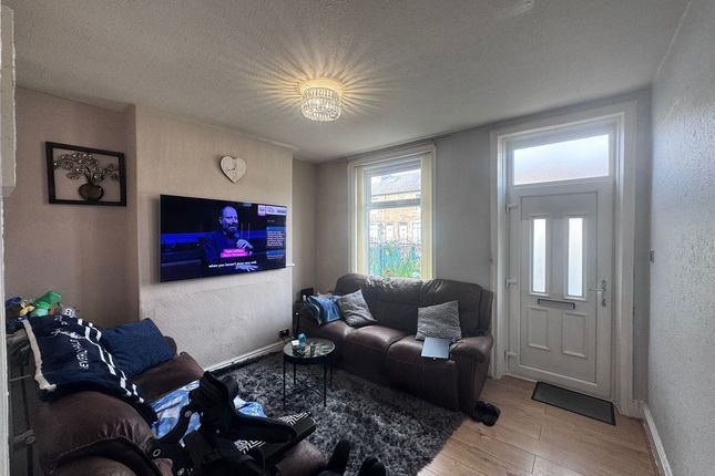 27, Bleasdale Avenue, Huddersfield photo 3