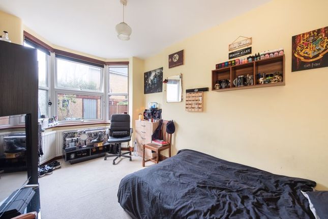 Terraced house for sale in Beresford Road, London