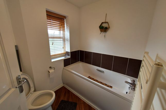 31, WALSALL photo 4
