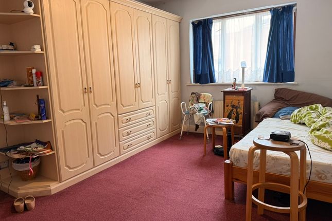 16, West View, London photo 5