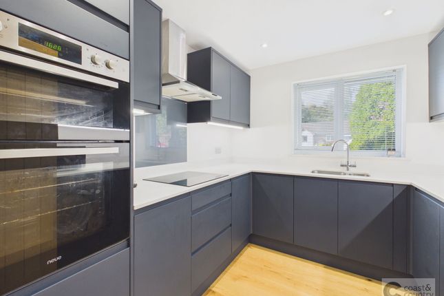 70 Dornafield Drive East, Newton Abbot photo 4