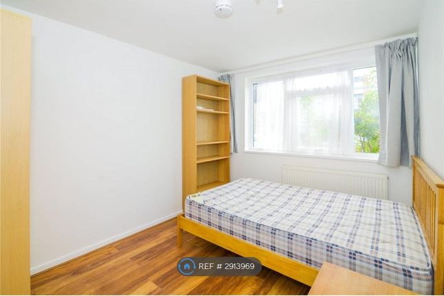 Flat, Churchdown Wessex Close, Kingston Upon Thames photo 3