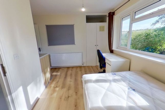 Thumbnail Room to rent in Guildford Park Avenue, Guildford