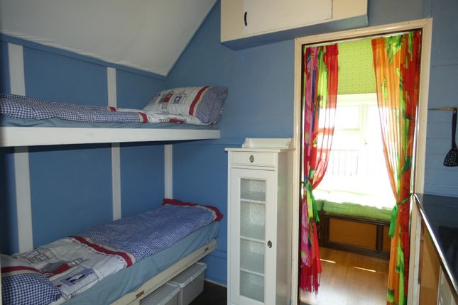 Beach hut 58, Victoria Esplanade, West Mersea photo 5