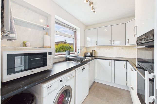9, Walnut Close, Gloucester photo 3