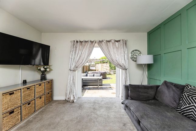 1, Leigh Avenue, Wakefield photo 4