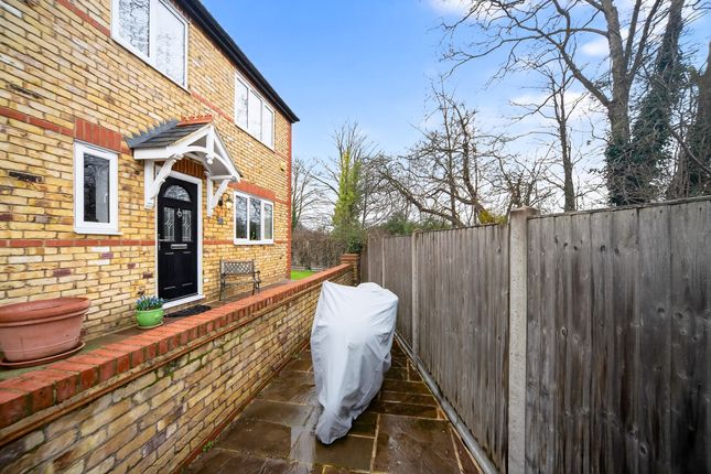 92, Eastbrook Road, Waltham Abbey photo 3