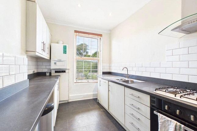 Flat A, 50, North Worple Way, London photo 4