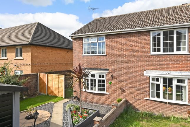 5, Waveney Grove, York photo 2