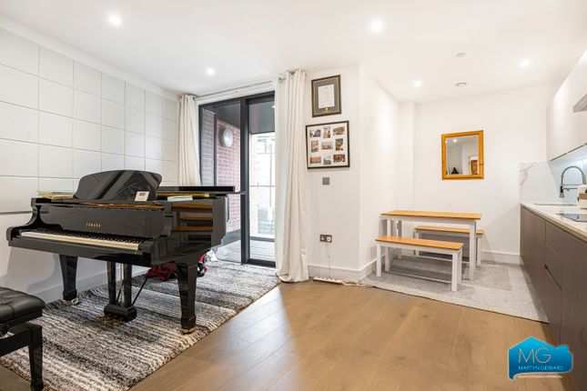 Flat 12, Otium House, 1A, Fox Lane, London photo 2