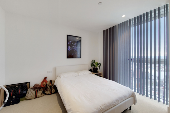 Flat to rent in Hale Works Apartments, Daneland Walk, London
