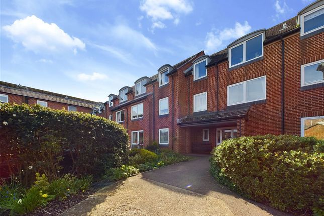 Thumbnail Flat for sale in Homesearle House, Goring Road, Goring-By-Sea, Worthing