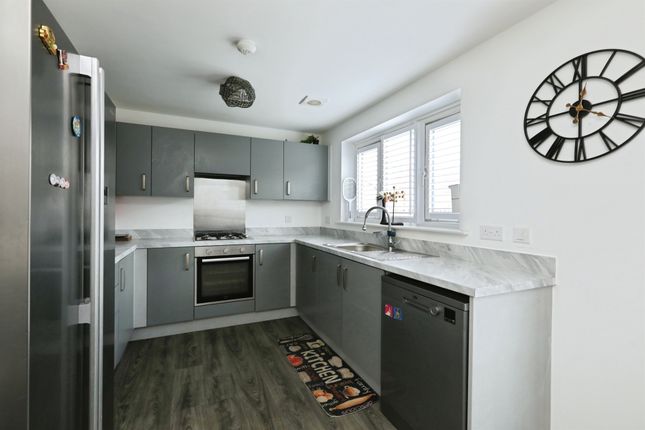 3, Cloverleaf Court, WORKSOP photo 4