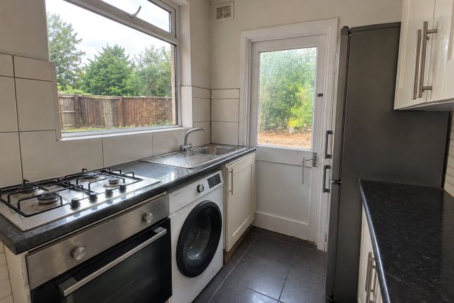 44, Seaton Road, Middlesex photo 3