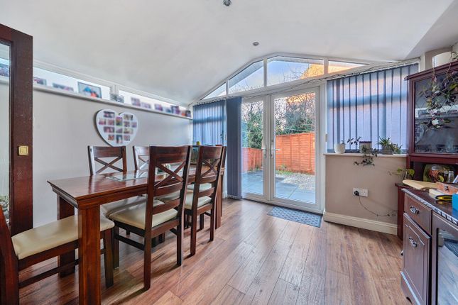 19, Dorney Road, Swindon photo 2