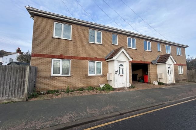 2-bed maisonette on Flat 3, 55 Oxford Road, Clacton-On-Sea, £60,000