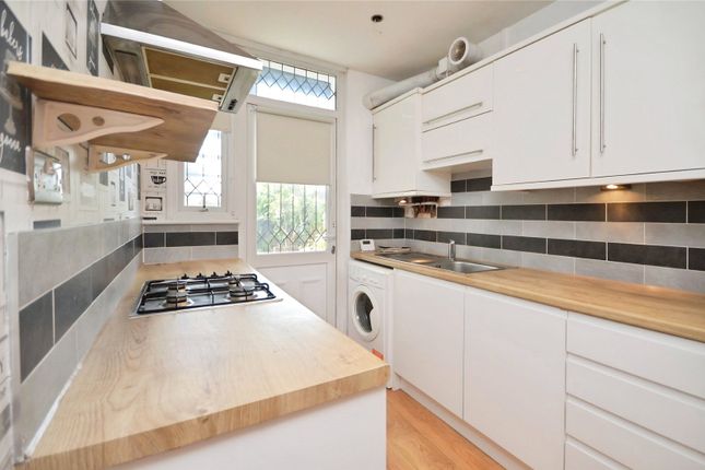 1, Grove Court, Upminster photo 4
