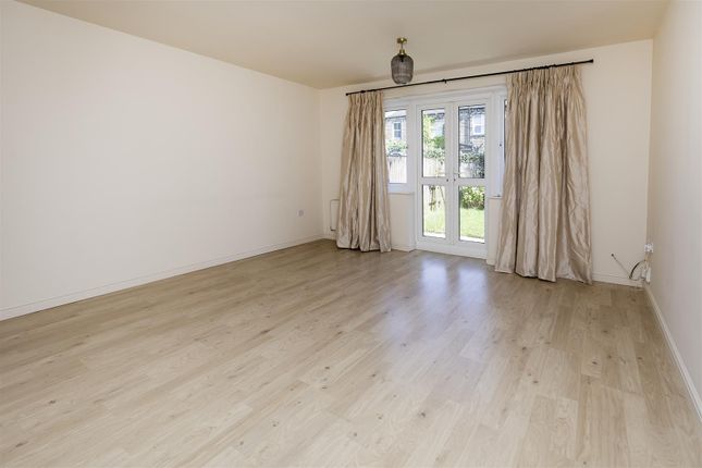 11, College Avenue, Huddersfield photo 3