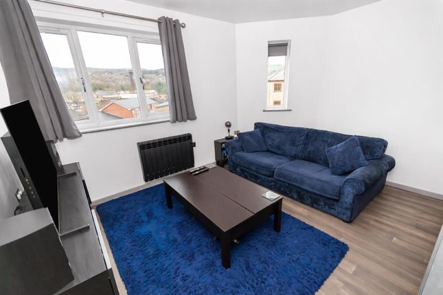 8 Damar Court, Square Street, Bury photo 3