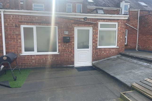 Thumbnail Flat to rent in Drummond Road, Skegness