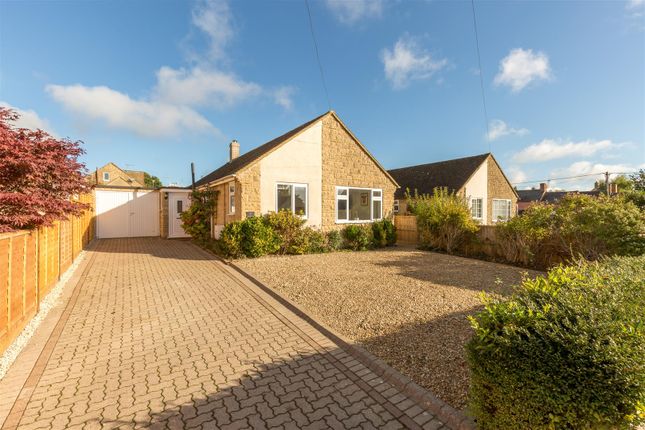 Thumbnail Detached bungalow for sale in Farriers Road, Middle Barton, Chipping Norton