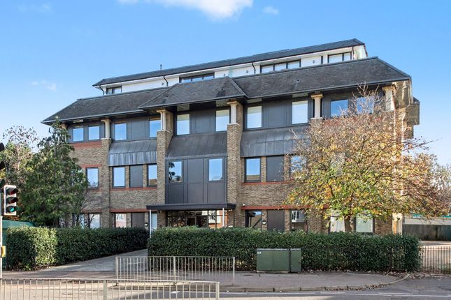Apt 15, 77 Aldenham Road, Bushey photo 2