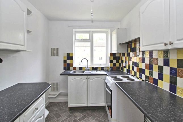11, Turnpike Avenue, Wotton-under-Edge photo 3