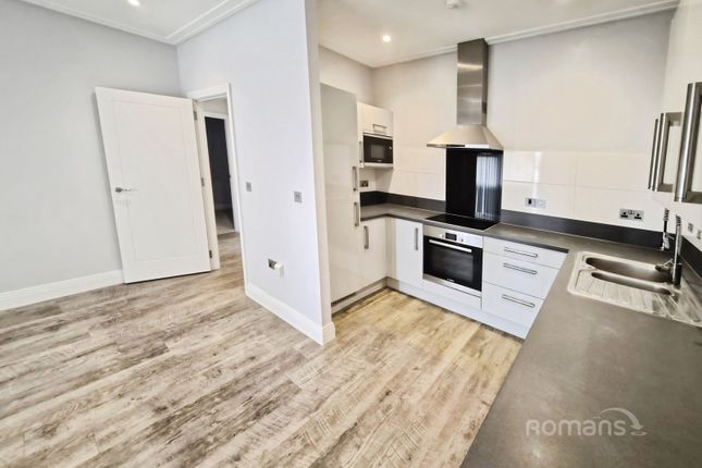 Flat 29, Astoria Heights 102-104, Farnham Road, Berkshire photo 3