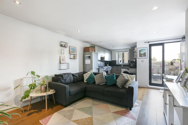 1 bed flat for sale in High Street, Walthamstow, London E17