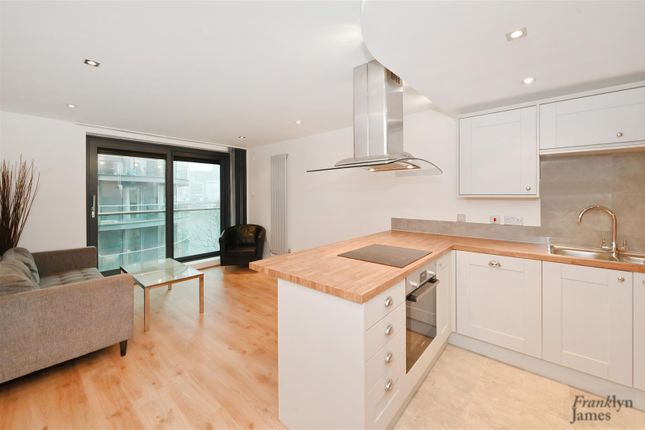 Thumbnail Flat to rent in 41 Millharbour, Canary Wharf