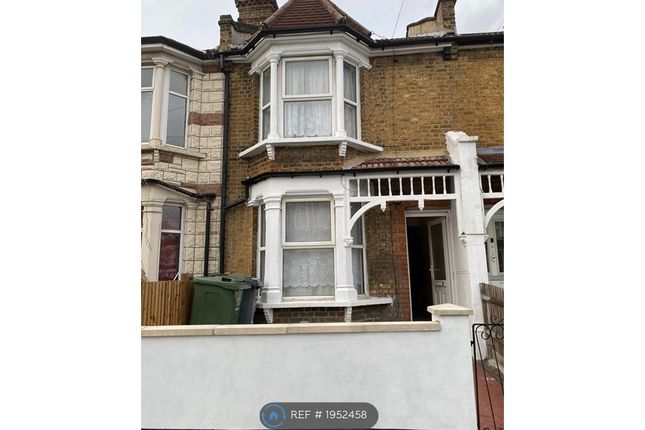 Terraced house to rent in Catford, London